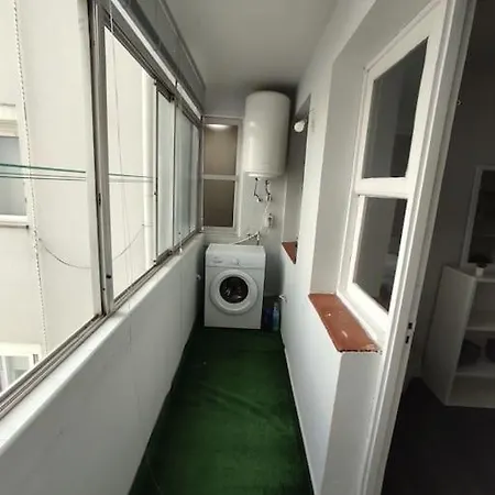 Espacioso Piso Con Garaje Cerca Del Centro De Vigo